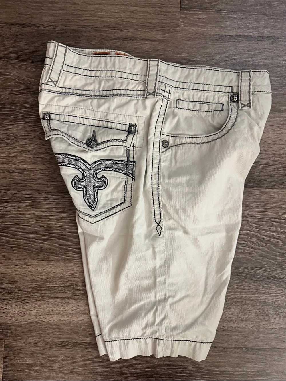 Rock Revival Men’s Cream Slim Flat Front Shorts with Contrast Stitching
